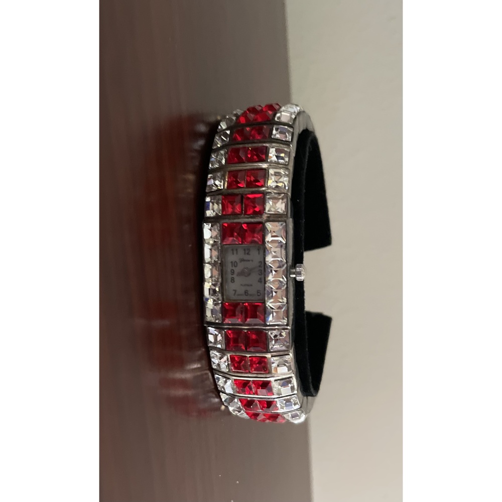 Beautiful red/white rhinestone watch - Picture 2 of 4